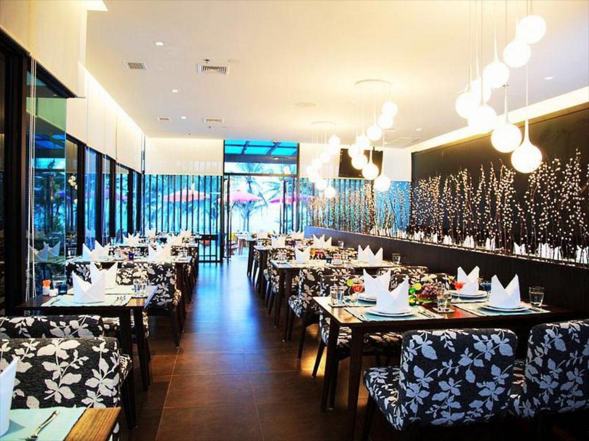 Bangsaen The Sez Hotel מראה חיצוני תמונה